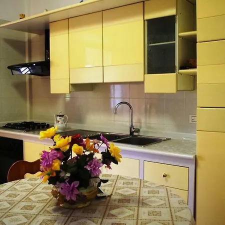 Casa Lucrezia - Casa בית נופש *